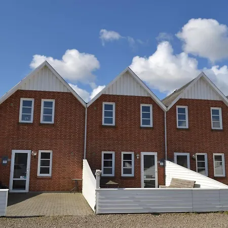 Efraima - 1-7km From The Sea By Interhome *